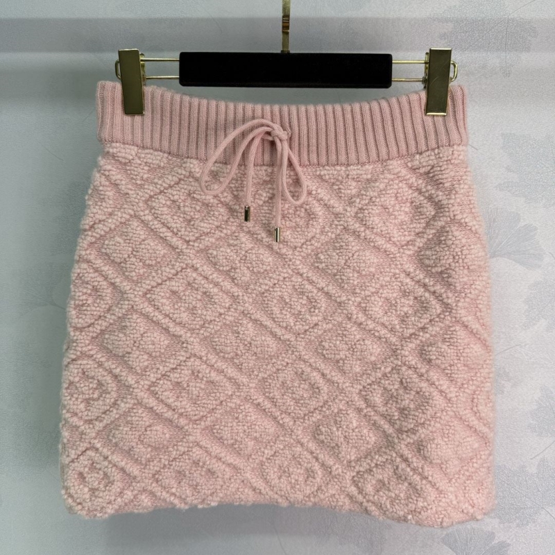 l0vis Vvtt0n sweaters